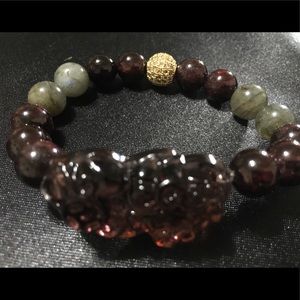 Garnet labradorite PiXiu gemstone bracelet